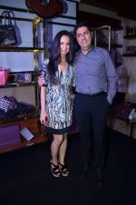 at the launch of Hidesign premier Luxury collection Alberto Ciaschini, Handcrafted by Hidesign in Mumbai on 29th Feb 2012 (71).JPG