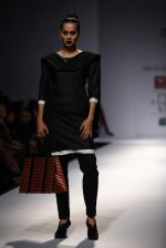 Model walks the ramp for Abraham and Thakore at Wills Lifestyle India Fashion Week Autumn Winter 2012 Day 3 on 17th Feb 2012 (4).JPG