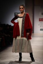 Model walks the ramp for Anju Modi at Wills Lifestyle India Fashion Week Autumn Winter 2012 Day 1 on 15th Feb 2012 (56).JPG