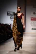 Model walks the ramp for Anju Modi at Wills Lifestyle India Fashion Week Autumn Winter 2012 Day 1 on 15th Feb 2012 (59).JPG