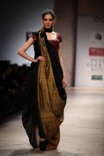 Model walks the ramp for Anju Modi at Wills Lifestyle India Fashion Week Autumn Winter 2012 Day 1 on 15th Feb 2012 (60).JPG