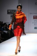Model walks the ramp for Nachiket Barve, Rakesh Agarwal at Wills Lifestyle India Fashion Week Autumn Winter 2012 Day 2 on 16th Feb 2012 (27).JPG