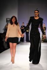 Model walks the ramp for Preeti Chandra, Vineet Bahl at Wills Lifestyle India Fashion Week Autumn Winter 2012 Day 1 on 15th Feb 2012 (52).JPG
