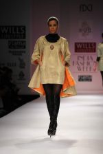 Model walks the ramp for Preeti Chandra, Vineet Bahl at Wills Lifestyle India Fashion Week Autumn Winter 2012 Day 1 on 15th Feb 2012 (97).JPG