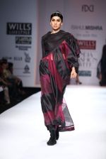 Model walks the ramp for Rahul Mishra at Wills Lifestyle India Fashion Week Autumn Winter 2012 Day 4 on 18th Feb 2012 (82).JPG