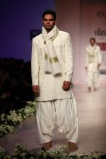Model walks the ramp for Rocky S at Wills Lifestyle India Fashion Week Autumn Winter 2012 Day 4 on 18th Feb 2012 (25).JPG