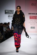 Model walks the ramp for Shantanu Singh, Nupur Kanoi,Vaishali S at Wills Lifestyle India Fashion Week Autumn Winter 2012 Day 2 on 16th Feb  (21).JPG