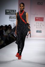 Model walks the ramp for Shantanu Singh, Nupur Kanoi,Vaishali S at Wills Lifestyle India Fashion Week Autumn Winter 2012 Day 2 on 16th Feb  (43).JPG