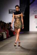 Model walks the ramp for Shantanu and Nikhil at Wills Lifestyle India Fashion Week Autumn Winter 2012 Day 1 on 15th Feb 2012 (21).JPG