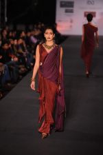 Model walks the ramp for Tarun Tahiliani at Wills Lifestyle India Fashion Week Autumn Winter 2012 Day 2 on 16th Feb 2012 (17).JPG