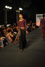 Model walks the ramp for Tarun Tahiliani at Wills Lifestyle India Fashion Week Autumn Winter 2012 Day 2 on 16th Feb 2012 (6).JPG