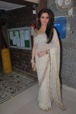 Aamna Sharif at Amir Ali_s wedding with Sanjeeda Sheikh in Khar Gymkhana, Mumbai on 2nd March 2012 (151).jpg