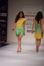Model walk the ramp for Komal Sood Show at lakme fashion week 2012 Day 2 in Grand Hyatt, Mumbai on 3rd March 2012 (18).JPG