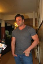 Sohail Khan at Amir Ali_s wedding with Sanjeeda Sheikh in Khar Gymkhana, Mumbai on 2nd March 2012 (185).jpg