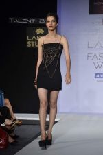Model walk the ramp for Mona Shroff Show at lakme fashion week 2012 Day 2 in Grand Hyatt, Mumbai on 3rd March 2012 (27).JPG