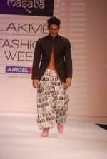 Prateik Babbar walk the ramp for Masaba Show at lakme fashion week 2012 Day 1 in Grand Hyatt, Mumbai on 2nd March 2012 (63).JPG