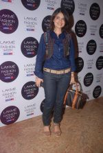 at Anita Dongre Show at lakme fashion week 2012 Day 3 in Grand Hyatt, Mumbai on 4th March 2012 (20).JPG