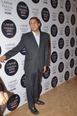 Chetan Bhagat at Day 4 of lakme fashion week 2012 in Grand Hyatt, Mumbai on 5th March 2012 (203).JPG