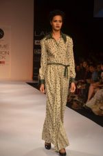 Model walk the ramp for Rimi Nayak Show at lakme fashion week 2012 Day 4 in Grand Hyatt, Mumbai on 5th March 2012 (8).JPG
