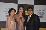 Sonakshi Sinha at Day 4 of lakme fashion week 2012 in Grand Hyatt, Mumbai on 5th March 2012 (273).JPG