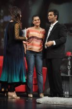 Raveena Tandon, Kajol, Karan Johar on the sets of NDTV show with Raveena in Yashraj on 7th March 2012 (66).JPG