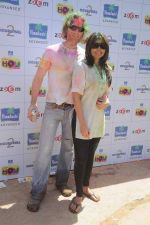 Shama Sikander, Alex O Neil at Zoom Holi celebrations in Mumbai on 8th March 2012 (52).JPG