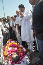 at joy mukherjee funeral in Mumbai on 10th March 2012 (105).JPG