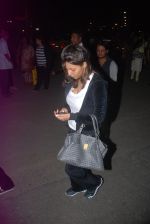 Gauri Khan snapped at the airport in Mumbai on 11th March 2012 (10).JPG