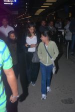 Gauri Khan snapped at the airport in Mumbai on 11th March 2012 (12).JPG