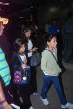 Gauri Khan snapped at the airport in Mumbai on 11th March 2012 (13).JPG