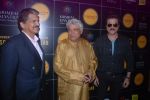 Anil Kapoor, Javed Akhtar at screen writers assocoation club event in Mumbai on 12th March 2012 (49).JPG
