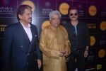 Anil Kapoor, Javed Akhtar at screen writers assocoation club event in Mumbai on 12th March 2012 (50).JPG