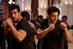 Akshay Kumar, John Abraham in the still from movie Housefull 2 (4).jpg