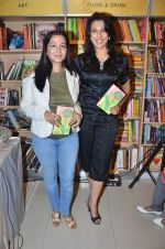 Pooja Bedi at the launch of Kiran Manrals book in Crossword, Juhu on 16th March 2012 (45).JPG