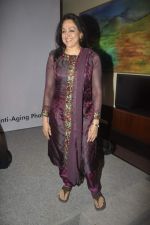 Hema Malini at anti aeging clinic launch by Sunita Banerjee in J W MArriott, Mumbai on 17th March 2012 (21).JPG