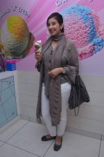 Manisha Koirala at Cuffe Parade Baskin Robbins ice cream outlet launch in WTC, Cuffe Parade on 19th March 2012 (39).JPG