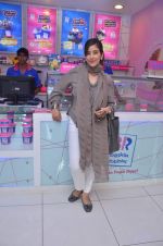 Manisha Koirala at Cuffe Parade Baskin Robbins ice cream outlet launch in WTC, Cuffe Parade on 19th March 2012 (8).JPG