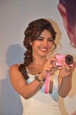 Priyanka Chopra launches Nikon 1 cameras in Mumbai on 21st March 2012 (1).JPG