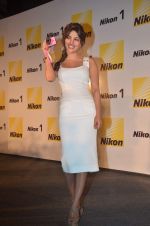 Priyanka Chopra launches Nikon 1 cameras in Mumbai on 21st March 2012 (66).JPG