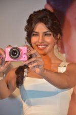 Priyanka Chopra launches Nikon 1 cameras in Mumbai on 21st March 2012 (74).JPG