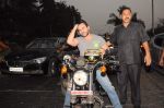 Saif Ali Khan takes a bike ride to promote agent vinod in Mumbai on 21st March 2012 (5).JPG