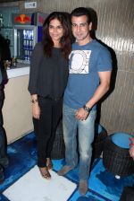 Ronit Roy with wife at sony serial adalat success bash in Mumbai on 22nd MArch 2012 (7).JPG