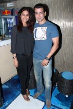 Ronit Roy with wife at sony serial adalat success bash in Mumbai on 22nd MArch 2012 (9).JPG