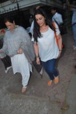 Poonam Sinha, Amrita Singh pays tribute to Mona Kapoor in Mumbai on 25th March 2012 (43).JPG