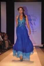 Model walk the ramp for Staya Paul fashion show in Mumbai on 23rd March 2012 (91).JPG