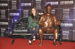 Kareena Kapoor unveil UTVstars Walk of the Stars in Taj Land_s End, Mumbai on 28th March 2012 (17).JPG