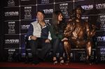 Kareena Kapoor, Randhir Kapoor unveil UTVstars Walk of the Stars in Taj Land_s End, Mumbai on 28th March 2012 (53).JPG