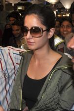 Katrina Kaif snapped at airport arrival in Mumbai on 27th March 2012 (8).jpg