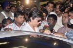 Shahrukh Khan snapped at airport arrival in Mumbai on 27th March 2012 (1).jpg