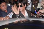 Shahrukh Khan snapped at airport arrival in Mumbai on 27th March 2012 (5).jpg